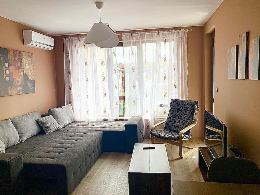 Stylish Apartment Near City Center Пловдив Экстерьер фото