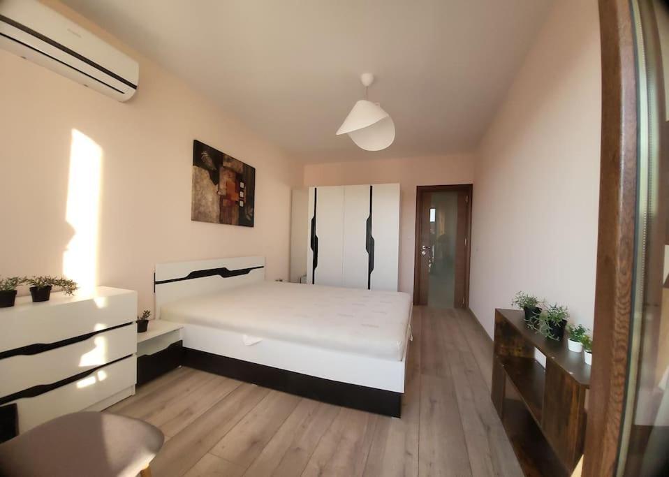 Stylish Apartment Near City Center Пловдив Экстерьер фото