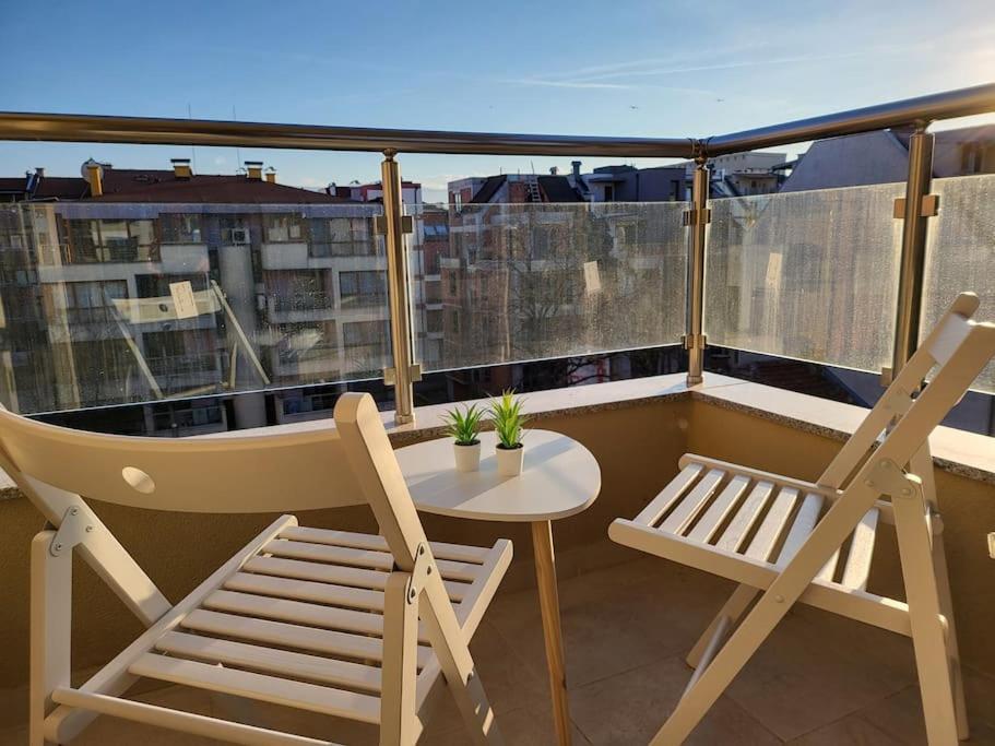 Stylish Apartment Near City Center Пловдив Экстерьер фото